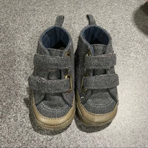 LIKE NEW Gap 6-12 mo